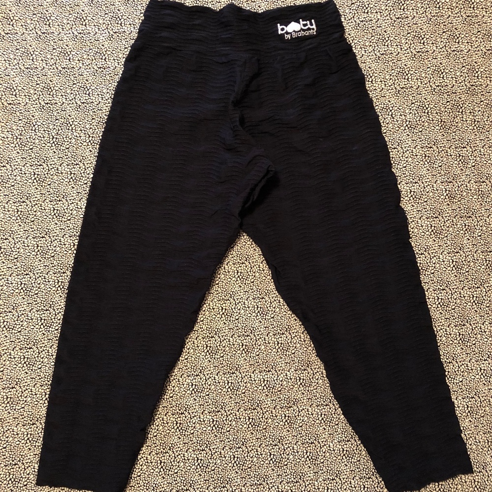 Booty by Brabants- Cropped Capri, Bom Bom (black)
